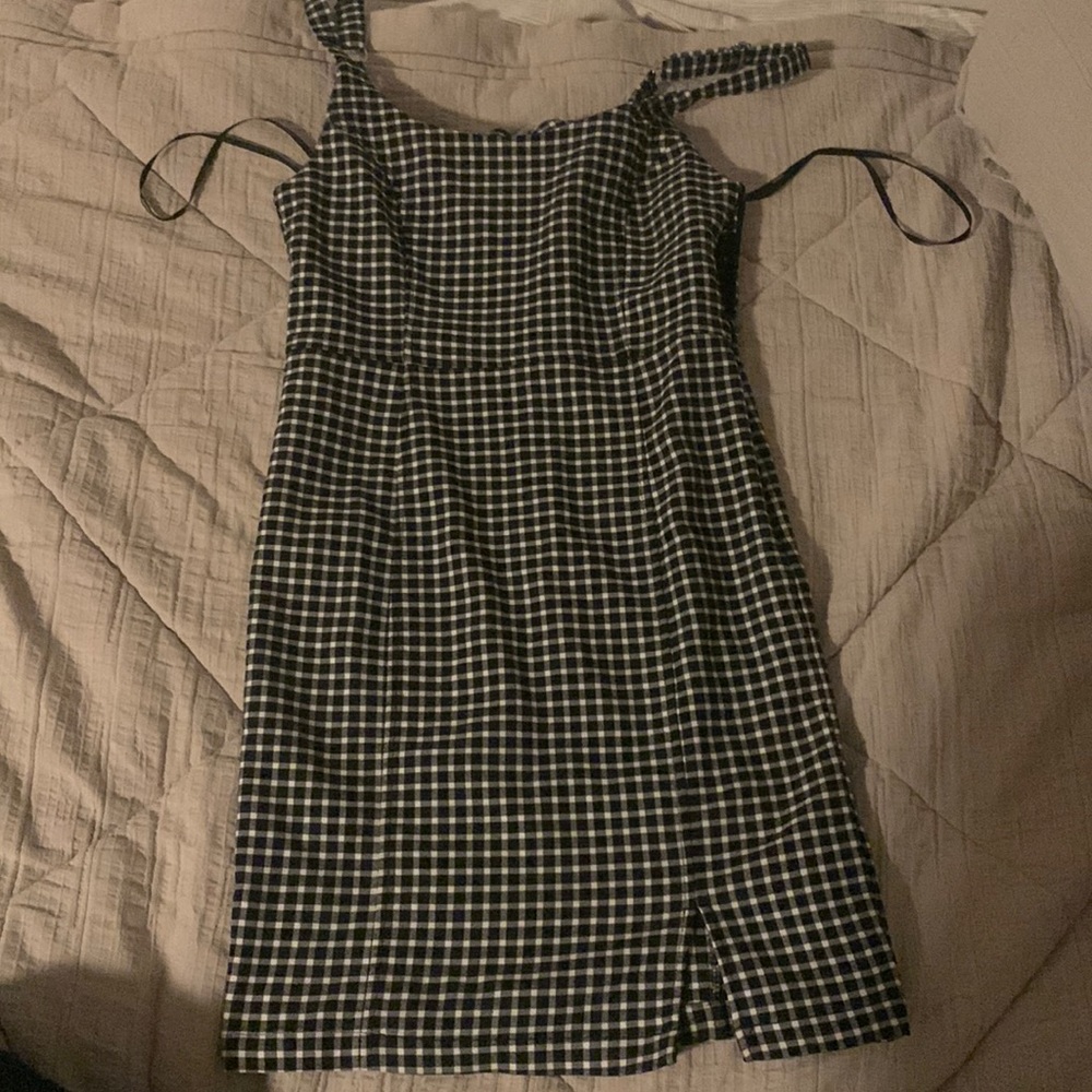 Short body con dress